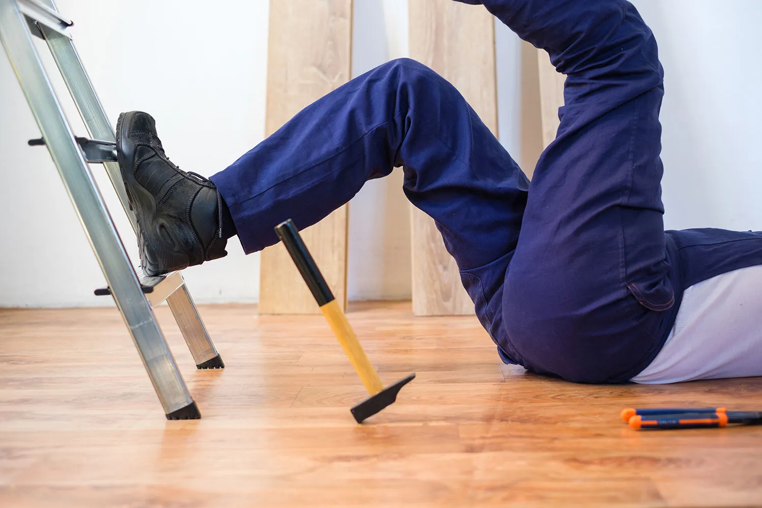 man fall on the ladder